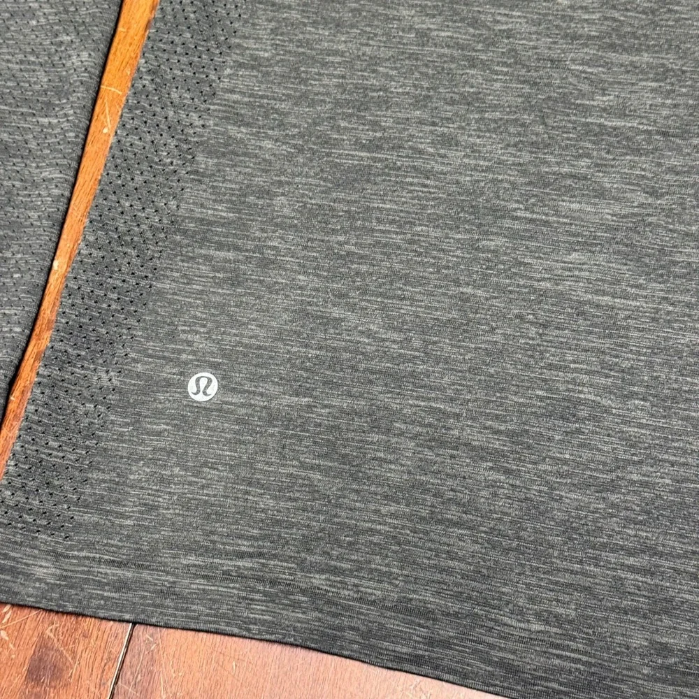 Lululemon Metal Vent Tech Half-Zip Men's Charcoal Size Large Long Sleeve Shirt
